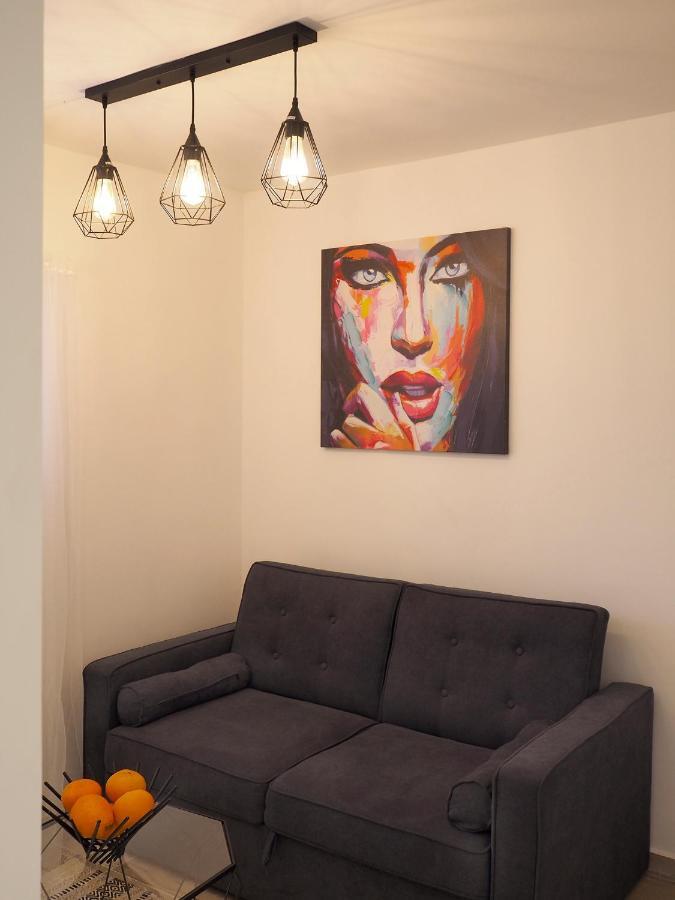 Studio Ariana And Patio Bat Yam Exterior photo
